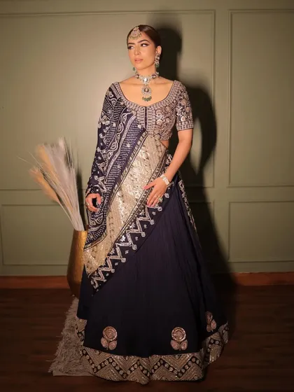 Another stunning bandhani creation from Faabiiana, this time in a deep navy blue. I styled it to feel both classic and contemporary.