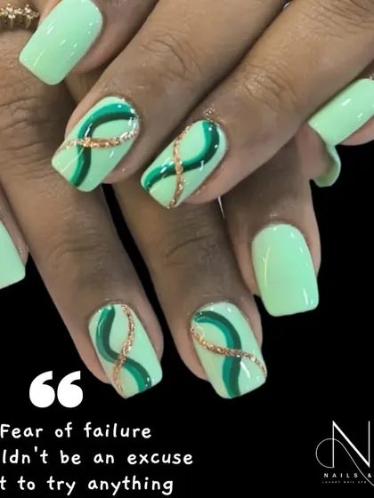 "Fear of failure shouldn't be an excuse not to try anything." We love trying new, creative designs like this mint green set with an abstract chain pattern.