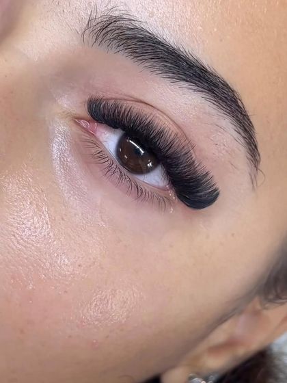 The Palette - Eyelash Extensions Volume Lashes: For Maximum Drama photo 5