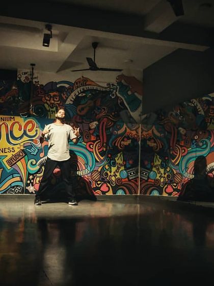 Behind the Scenes & Class Vibe photo 6