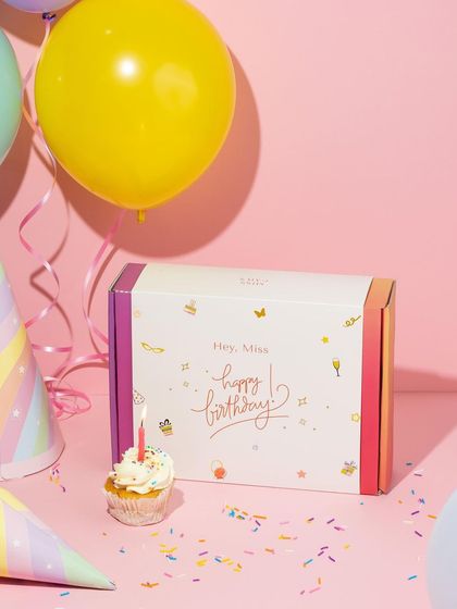 We created a whole birthday party scene for this gift box. With balloons, a cupcake, and confetti, this shot instantly communicates that the product is the perfect birthday present.