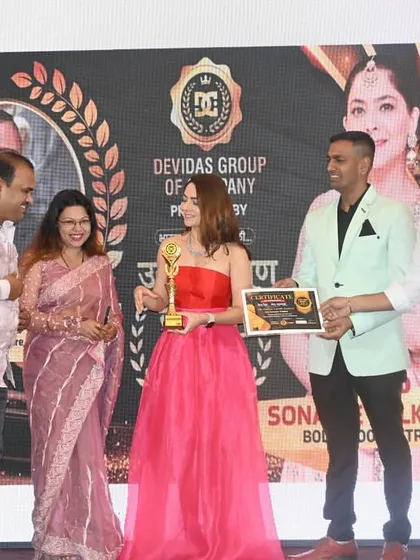 A wider view of the award ceremony with actress Sonalee Kulkarni. Events like these are a great opportunity to network and represent my academy in the industry.