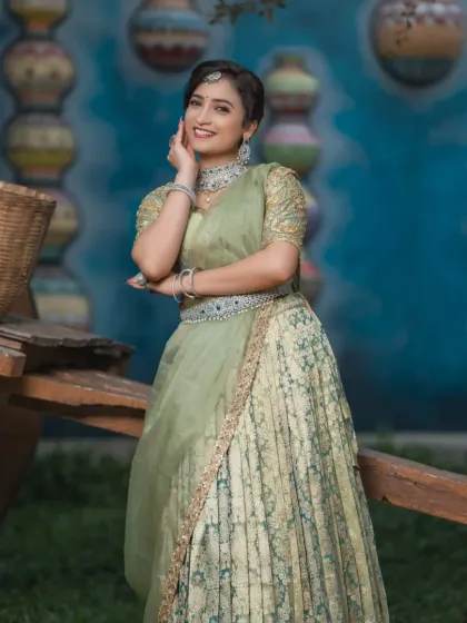 A soft glam look created by one of my students. The pastel green lehenga is paired with diamond jewellery and makeup that features a soft pink eyeshadow and a matching lip.