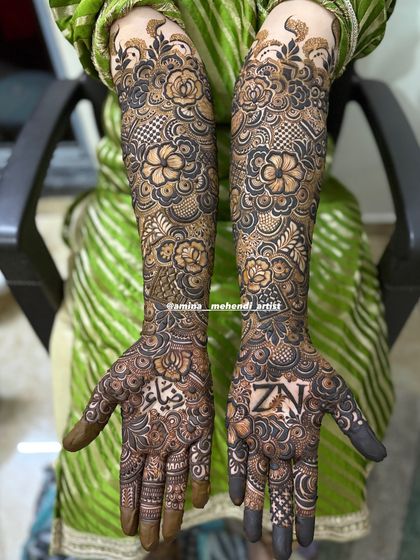 Here, I've included the initials 'Z' and 'A' as well as a name in Arabic script, showing how we can combine different personal elements.