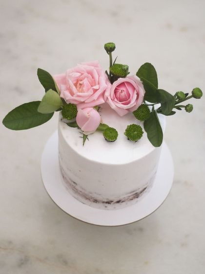 Faraway Feast - Custom Celebration Cakes Simply Stunning: Elegant & Minimalist Cakes photo 5