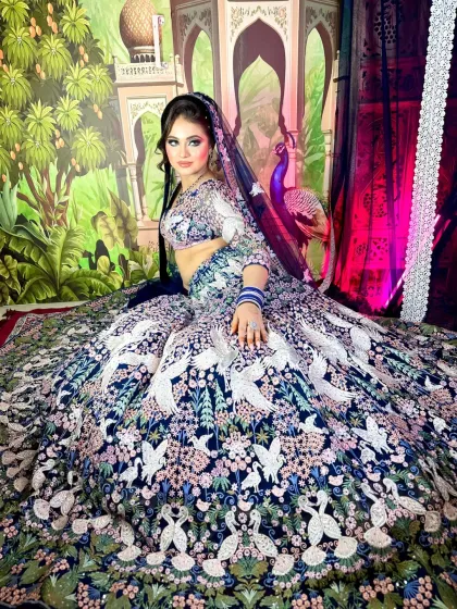 The complete look from head to toe. This is how you create a cohesive and impactful editorial style.