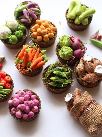 A beautiful flat lay of all 15 types of vegetables taught in my course.