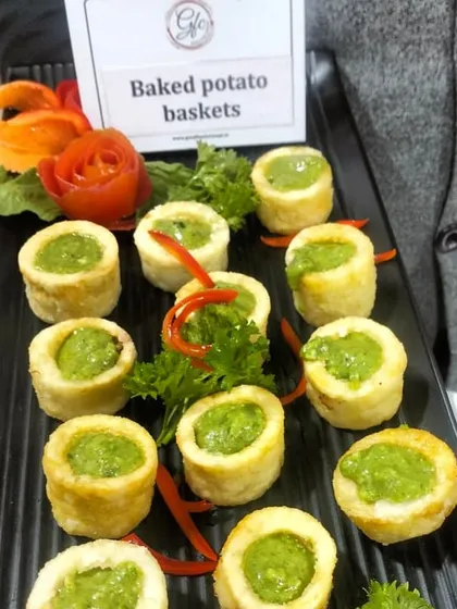 Being a potato lover is something we all have in common. These baked potato baskets are filled with a savory green chutney pesto, a guaranteed crowd-pleaser.