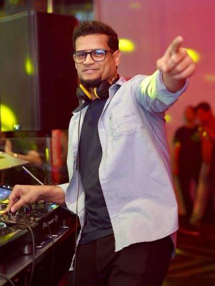 Hemanth Bhat - Wedding DJ Services Behind the Decks photo 26