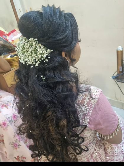 Expert Hairstyling & Saree Draping photo 14