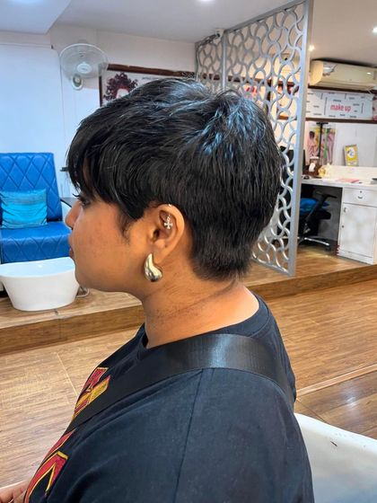 Rohit - Haircuts Chic Short Cuts: Bobs & Pixies photo 17