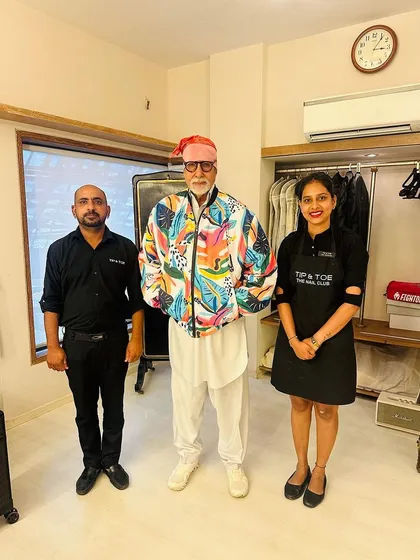 It was an honor to provide a world-class relaxation experience for the legend, Mr. Amitabh Bachchan. We believe everyone, including icons, deserves a moment of pampering and care.