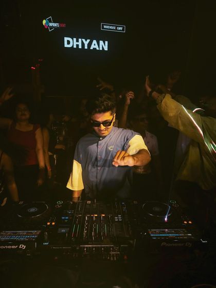 In my element, surrounded by the crowd. These nights are what make my living worth it.