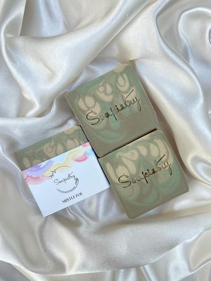 Another shot of the Mistletoe soap, a subtle and elegant holiday option.