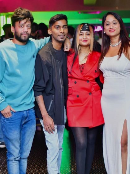 The Vibe: On The Dancefloor photo 7