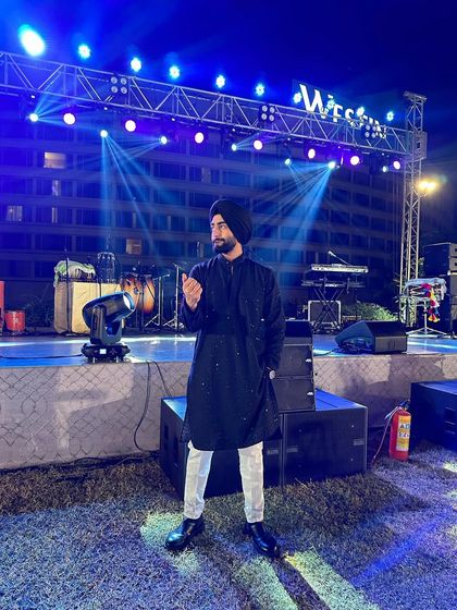 The wedding season is on. Here's a shot of me in my ethnic wear, ready to rock a Diwali-themed wedding event.