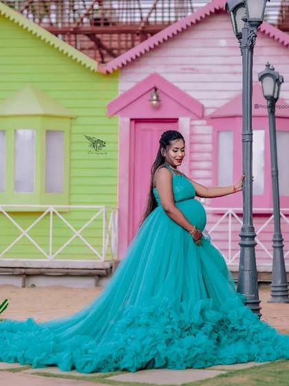 The Lucky Studio - Photoshoot & Special Occasion Outfit Rental Maternity Photoshoot Gowns photo 4