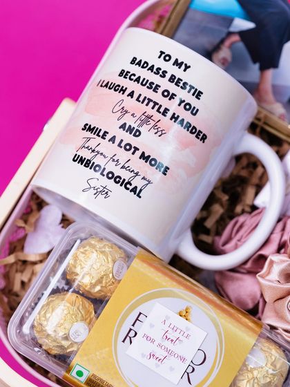 The other side of the friendship mug, with a fun and heartfelt quote: "To my badass bestie...". This shows how I can customize gifts with inside jokes and personal messages.