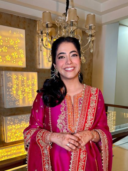 Another lovely, smiling shot of Tanisha. This is the perfect example of a natural and fresh Roka makeup look.