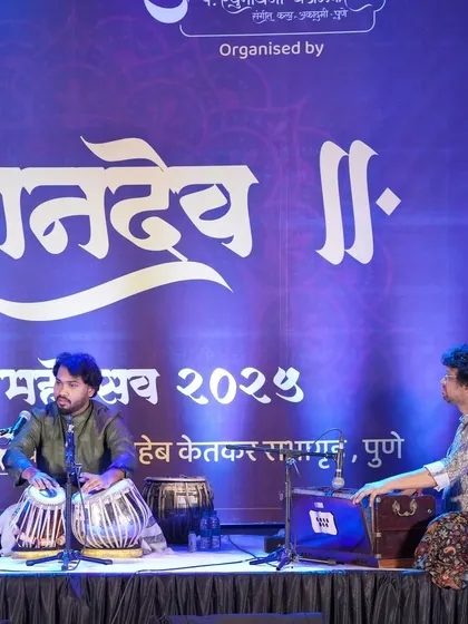 Captured during my solo performance at the Gyandev Sangeet Mahotsav in Pune, accompanied by the wonderful Shri Milind Vasudev ji.
