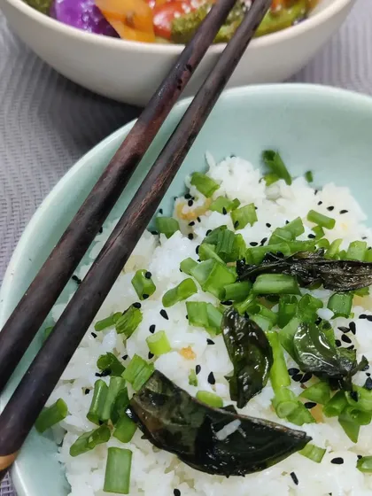 Our Roasted Garlic Rice is simple yet full of flavour. It's topped with crispy fried garlic, fresh basil leaves, and spring onions, making it a perfect accompaniment to any of our Asian gravies.
