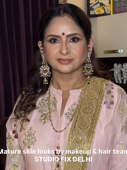 I absolutely love doing makeup for mothers and MILs. This is a perfect example of my approach to mature skin makeup, focusing on a light base and enhancing her natural elegance without looking heavy.