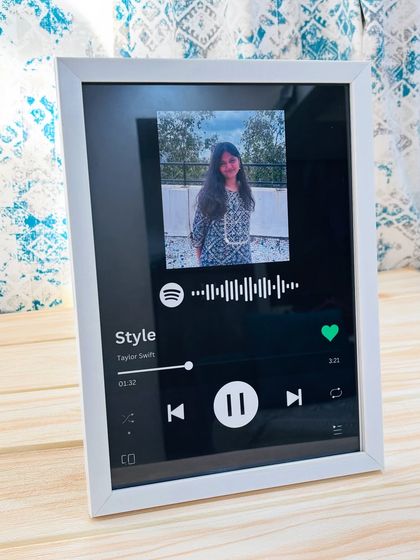 This A4 size Spotify frame turns your favorite song and photo into a piece of art. The scannable code plays the song directly from the Spotify app.