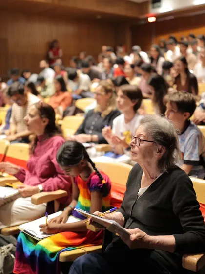From beginners to native speakers, our auditorium was filled with participants for the dictation event, a true celebration of the French language.