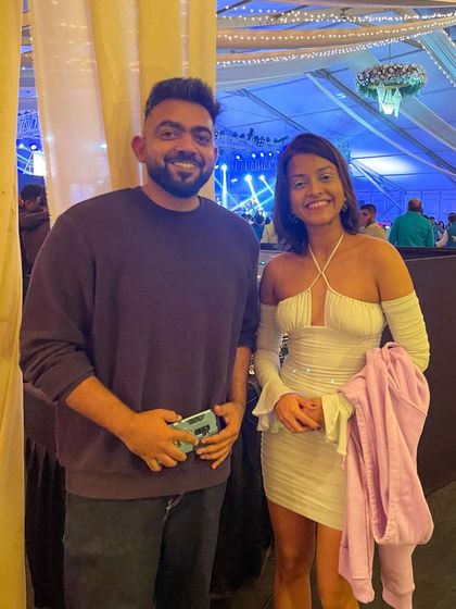 I had the chance to meet the amazing Sri Lankan singer Yohani. It's always inspiring to connect with other talented artists from around the world.