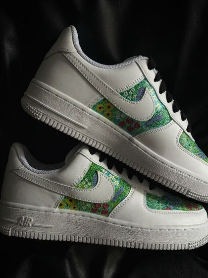 A top-down view from a different angle, showing the intricate dot work.