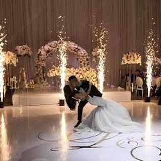 I can arrange for cold pyro effects for your first dance as a couple. The sparks create a magical backdrop for your photos and make the moment even more special.