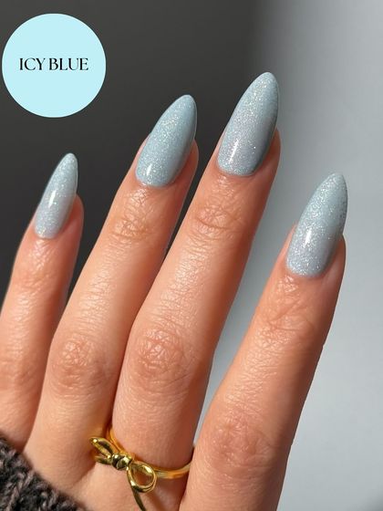 Cool and refreshing, this icy blue shade is packed with a delicate shimmer for a frosty, sparkling finish.