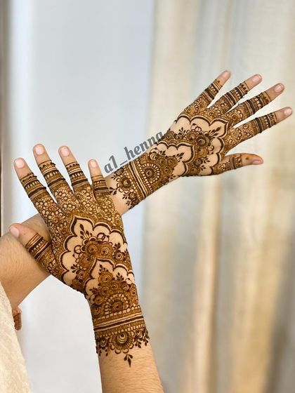 A graceful design featuring scalloped edges and intricate details, perfect for an elegant event.