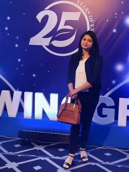 A moment captured at a corporate event celebrating 25 years of excellence. Being part of these celebrations is a wonderful part of my artist life.