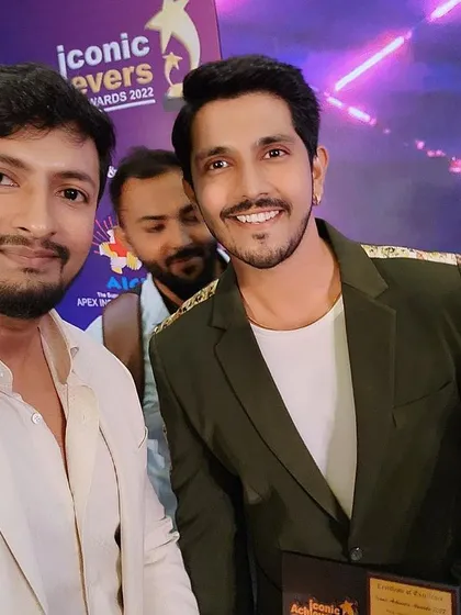 A great moment with actor Kanwar Dhillon at the Iconic Achievers Awards. Building strong relationships is at the heart of what I do, both in the industry and with my clients.
