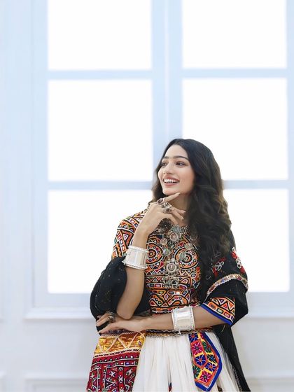 Radiant Festive Looks photo 5