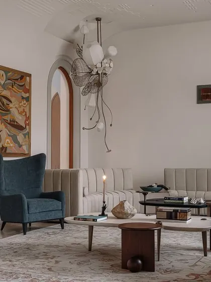 Meet our 'Kingpin' swivel chairs, designed for long conversations around the dining table. The sculptural, solid ash wood form provides a commanding presence, while the swivel base adds a touch of modern convenience. They are a perfect example of how we blend bold design with everyday function.