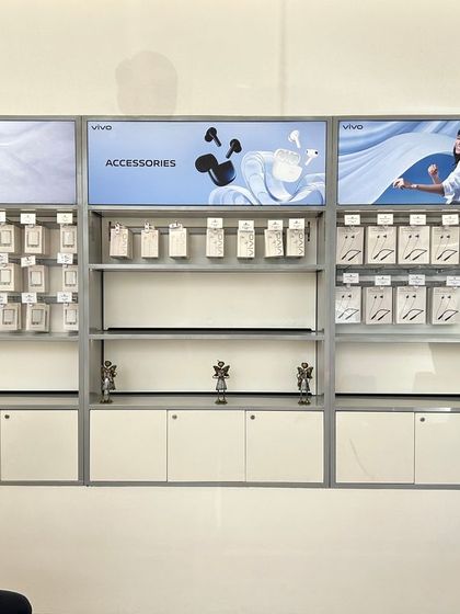 High-Stakes Retail Interiors photo 48