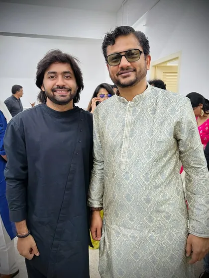 Sharing a frame with another artist from the Hariharan live show.