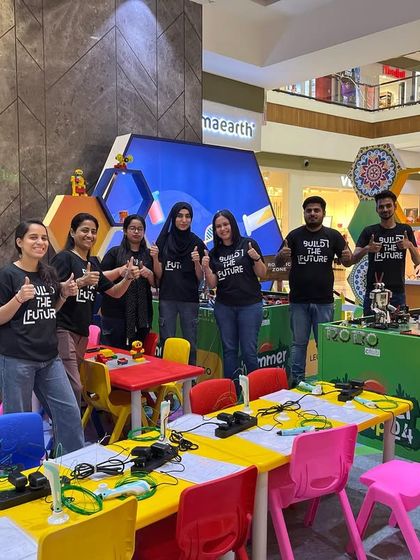 Our team is ready for action at Pacific Mall, NSP. We set up our colorful and inviting stations, complete with 3D pens and robot displays, prepared to inspire a weekend of innovation.