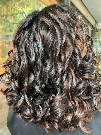 The back of the curly bridal bob, showing the beautiful, healthy, and defined curls.