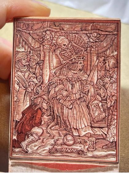 We love facilitating artistic exchange across cultures. Here, our master carver Ramu anna works with Philadelphia-based artist Rebecca Gilbert, two artisans united by the shared language of woodblock carving.