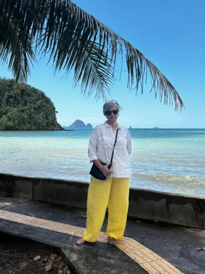 Finding a moment of gratitude by the sea. During our retreats, I make sure to also take time for myself to connect with the beautiful nature around us. It is this gratitude that I hope to share with all my students.