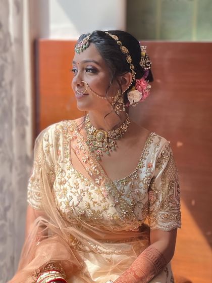 Modern Pastel & White Bridal Looks photo 12