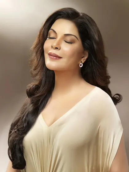 It was a surreal experience filming the legendary Zeenat Aman for a VLCC skincare campaign. Our goal was to capture her timeless grace and beauty with soft, flattering light, creating a portrait that feels serene and authentic.