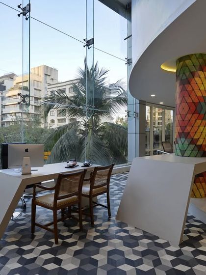 A throwback to our design for the digital startup Chillr in Mumbai, created before open workspaces were a trend. This 2800 sq. ft. office was ahead of its time, breaking rules with its collaborative layout and vibrant energy.