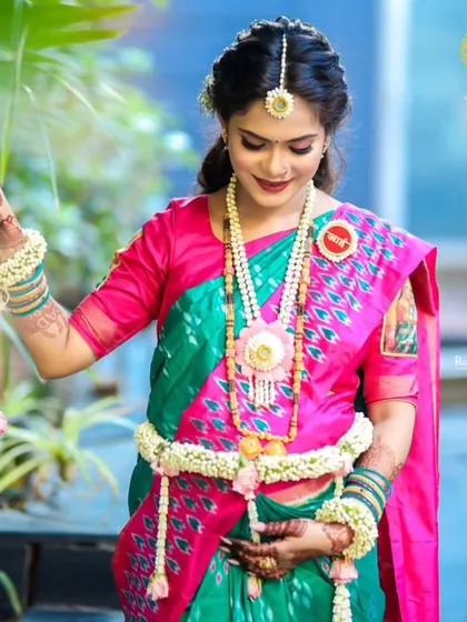 Celebrating the journey to motherhood is so special, and I love creating 'gojiri' (sweet) floral jewellery for baby showers. This complete set with a matching kamarpatta was designed to make the mom-to-be feel like a queen on her big day.