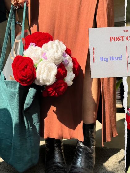 My crochet bouquets are perfect for any occasion, even a casual day out. Here it is paired with a tote bag, adding a pop of handmade charm to an everyday look.
