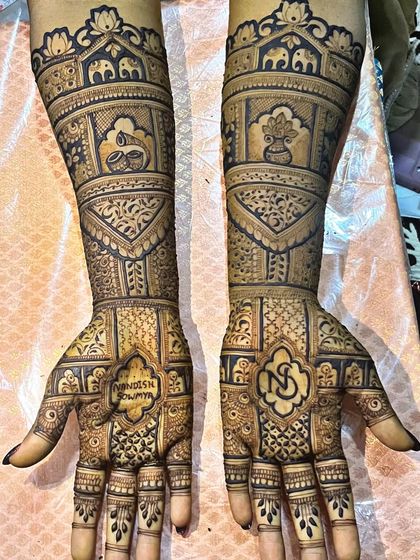 Mohak Mehendi - Professional Mehndi Artistry Intricate Bridal Mehndi photo 7