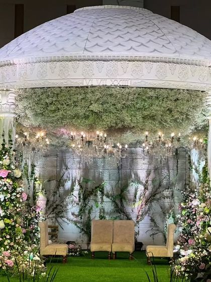 Ethereal Gardens: White & Green Decor photo 42